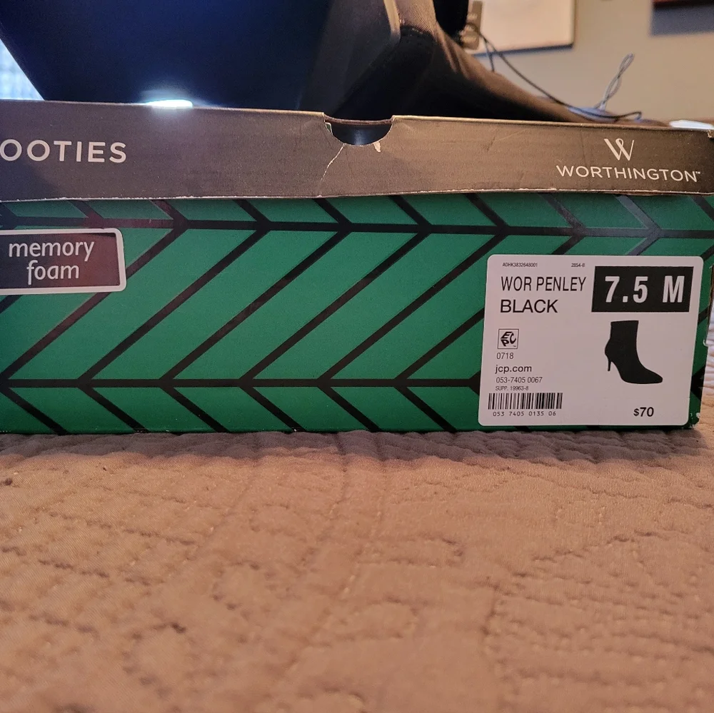 Boots - Picture 3 of 3